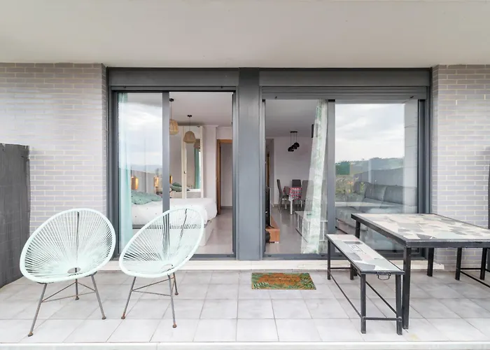 בית נופש In With Private Terrace